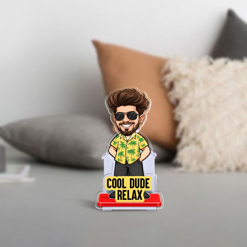 Solar Powered Bobblehead Caricature with Moving Head Feature for Car Dashboard Personalized with Face Cutout Cartoon Theme Decor Gift for Friend